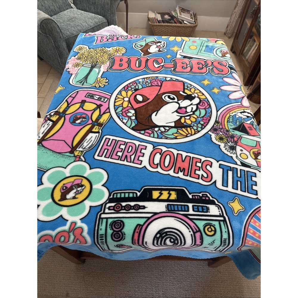 Buc-ees Plush Throw Blanket Here Comes The Sun Cozy Fleece Colorful Unique - Picture 2 of 7